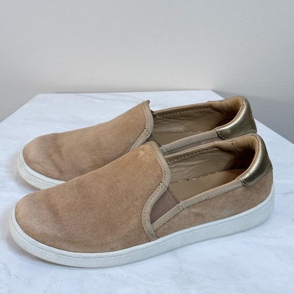 UGG Shoes - 🔥UGG Women’s Slip-On Suede Sneakers in Tan with Metallic Heel Size 8 EUC🔥